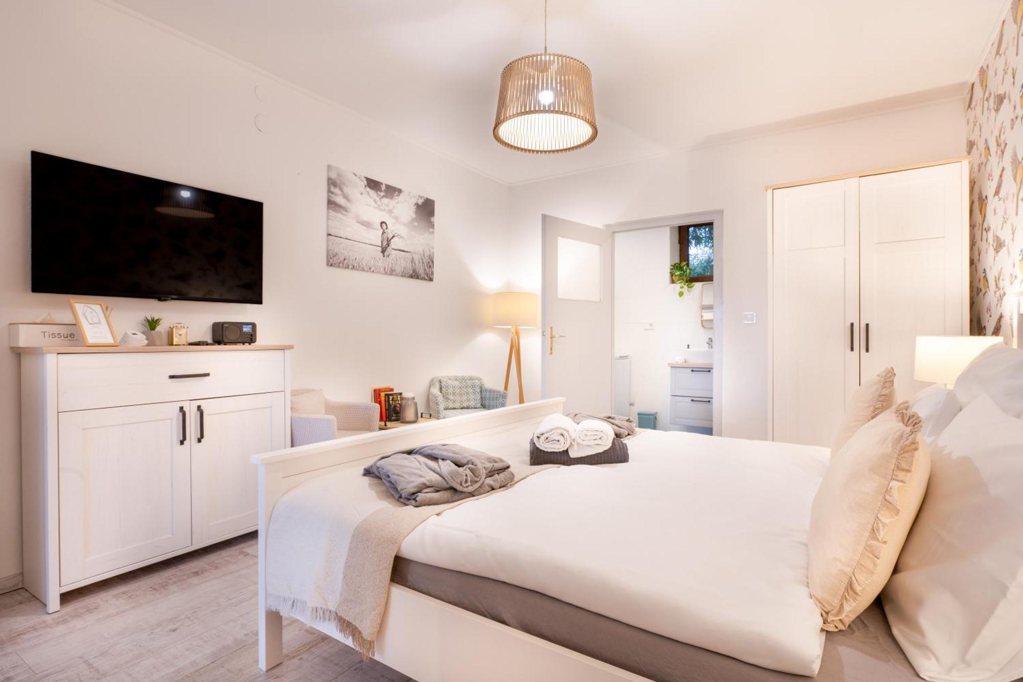 Natura Apartman Tiszafuered Стая снимка